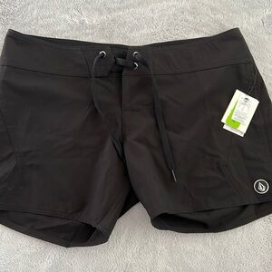 NWT Volcom size 9 junior. black cinch fly board